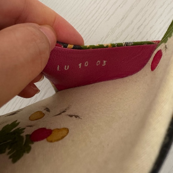 Dior Vintage EU 41 Pink Cream Paisley Lock Key Charm Slingback Sandals Heels Y2K - Picture 9 of 10